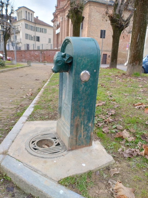 Piazza Giuseppe Burzio / Via C. Battisti - Cambiano